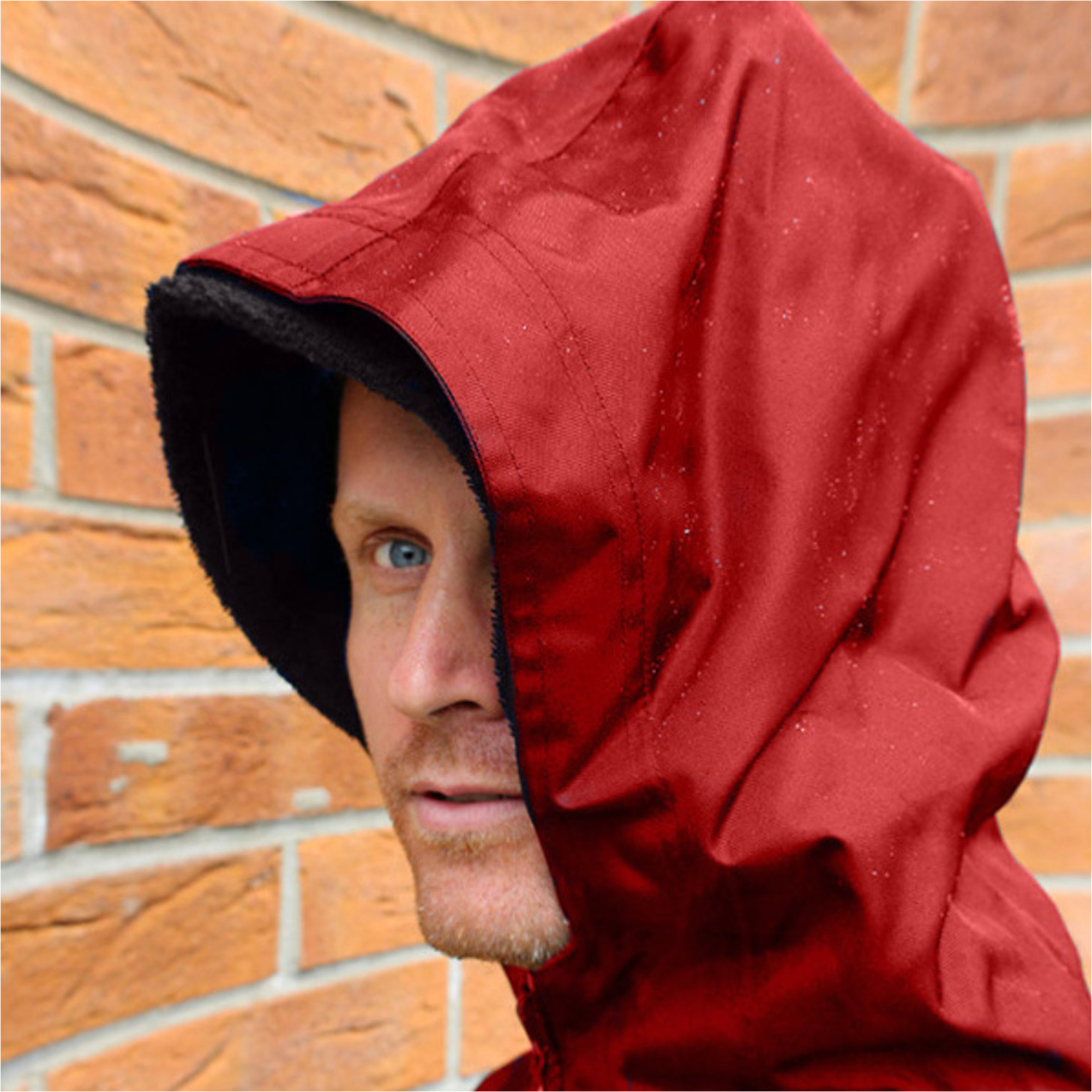 2025 Northcore Beach Basha Pro 4 Season Change Robe NOCO24J - Red